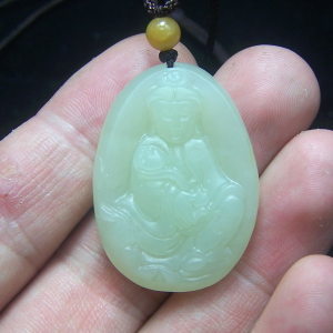玉觀音 和田玉手工雕刻掛件，護佑平安的藝術(shù)珍品